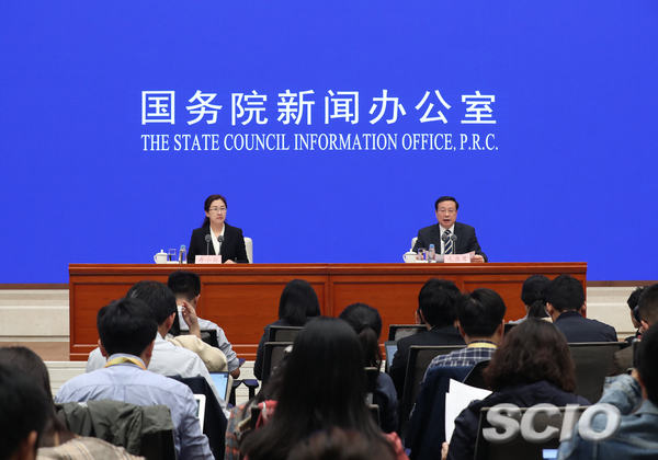 新聞發(fā)布會主席臺_large.jpg