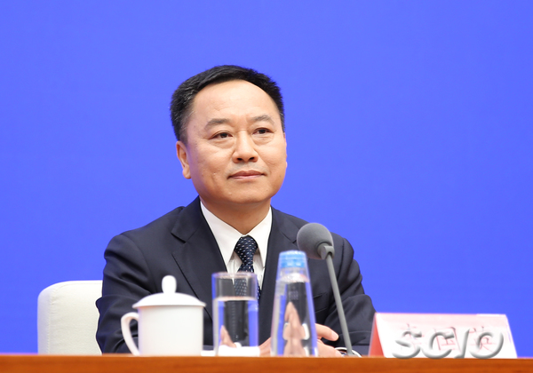 中共安徽省委副書記、安徽省人民政府省長李國英_large.jpg